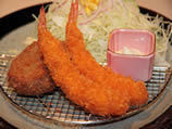 亀岡牛コロッケとエビフライ